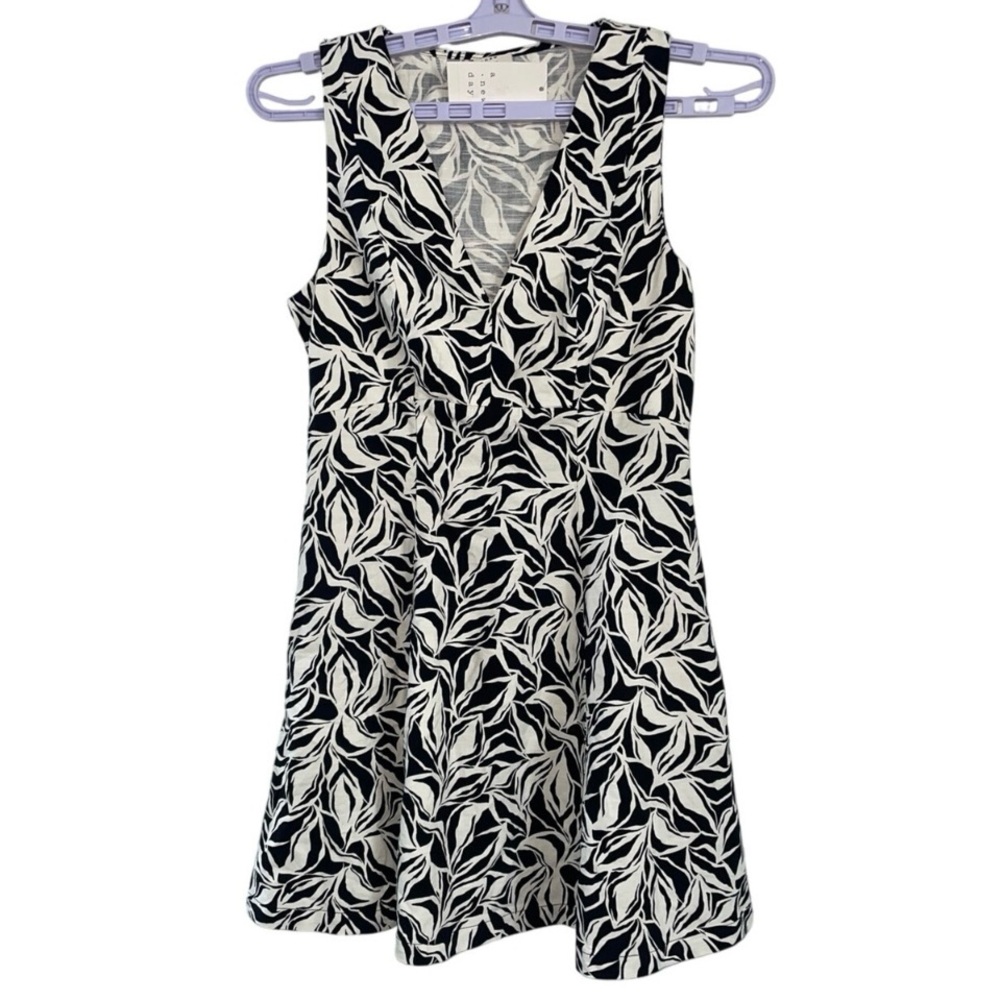 a New Day Leaf Pattern Dress, with pockets - Picture 10 of 11